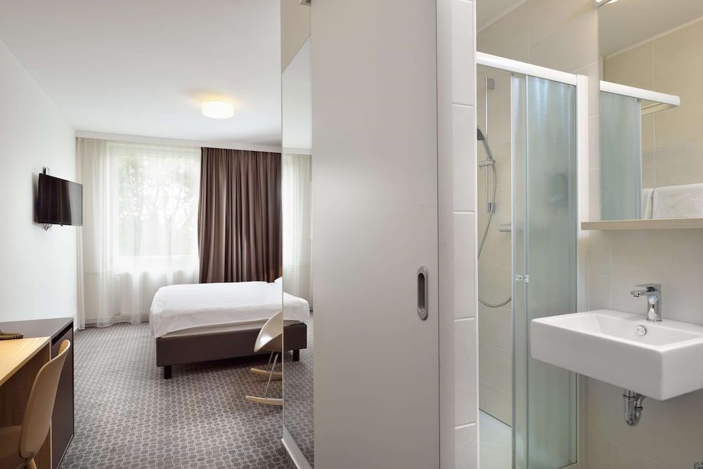 B&B Hotel Ljubljana Park Deluxe Room 3