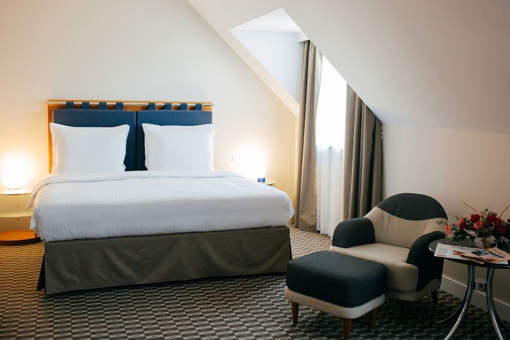 Junior Suite (Square View)
