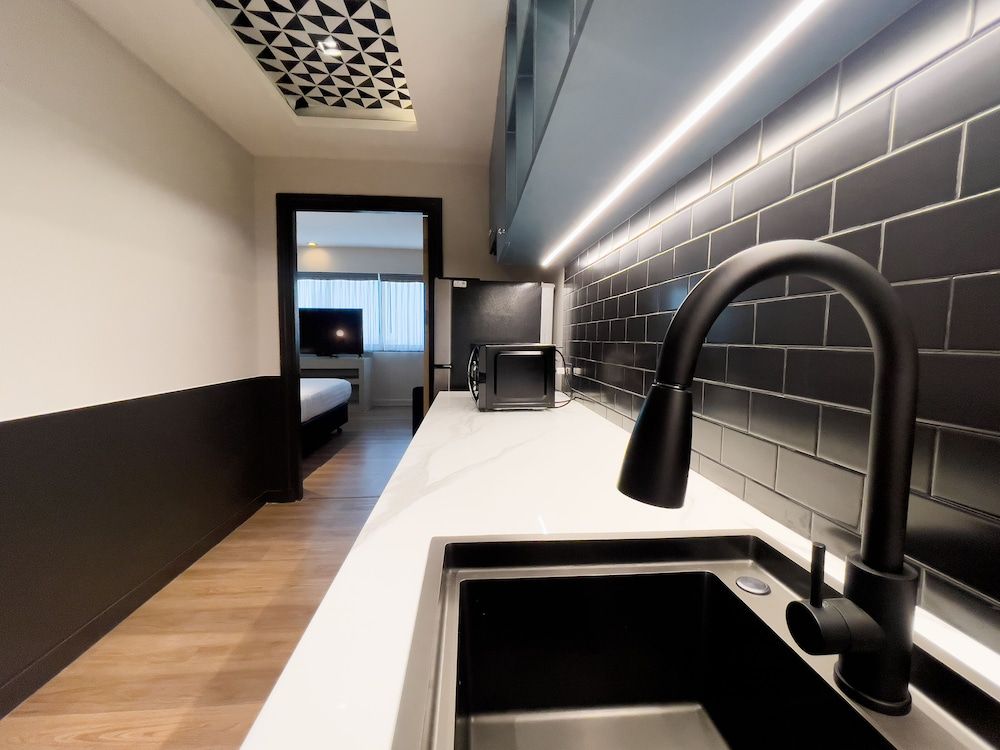 A-One Bangkok Hotel Junior Suite (2 Bedrooms) 4