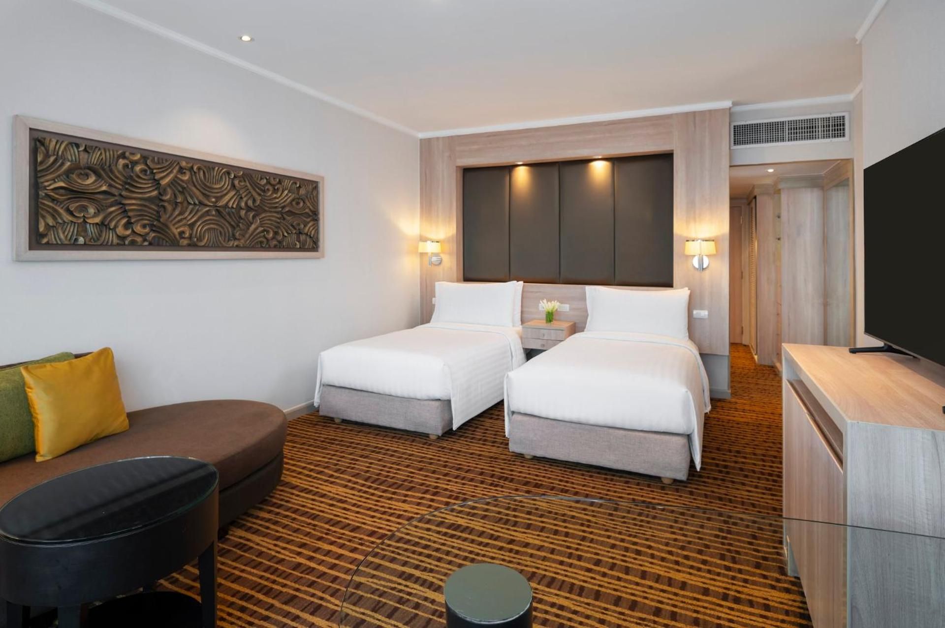 Amari Bangkok Grand Deluxe Twin Room 2
