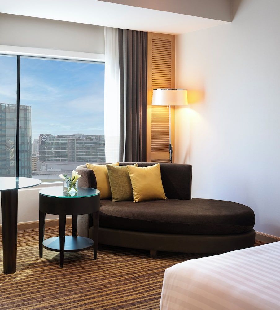 Amari Bangkok Deluxe Room, 2 Twin Beds 4