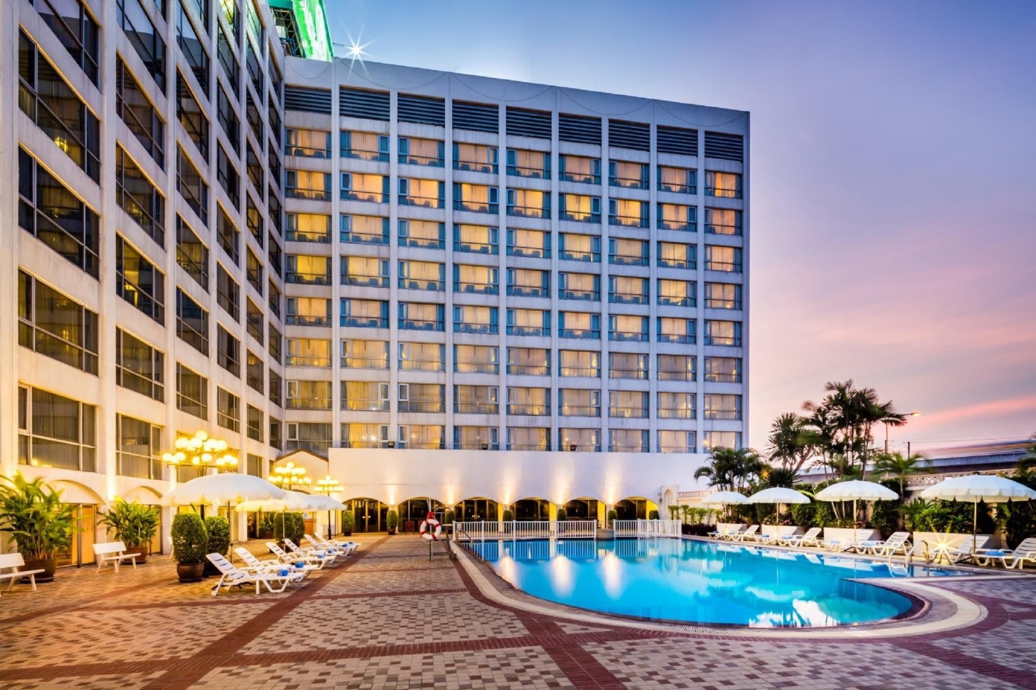 undefined Bangkok Palace Hotel 3