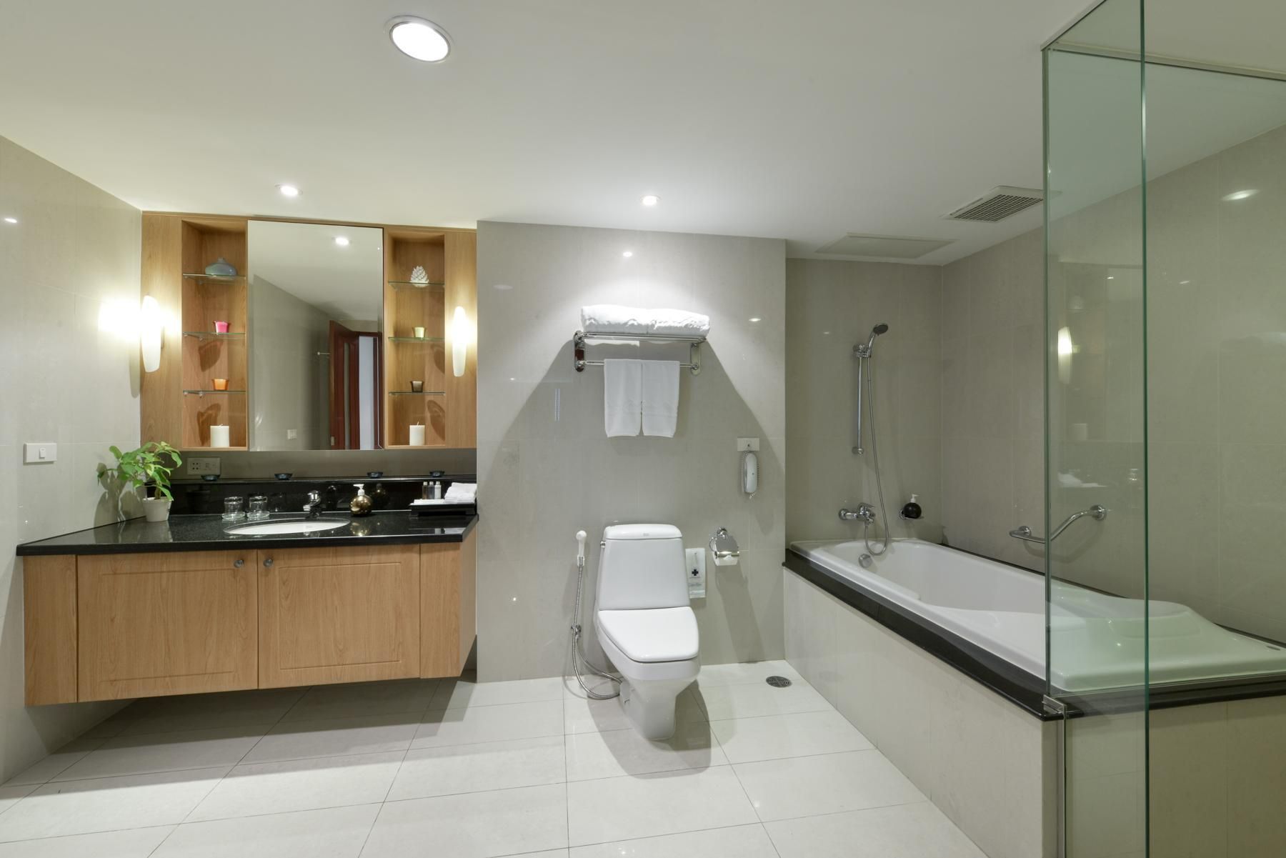 2-Bedroom Family Suite for 6 People