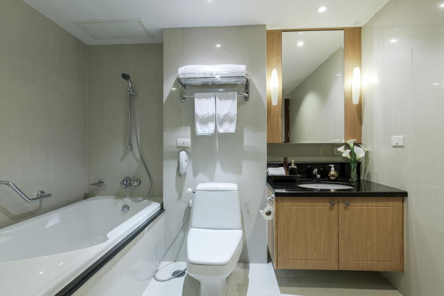 1 Bedroom Suite, 1 King