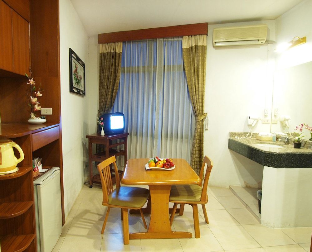 China Town Hotel Studio Triple Room 11