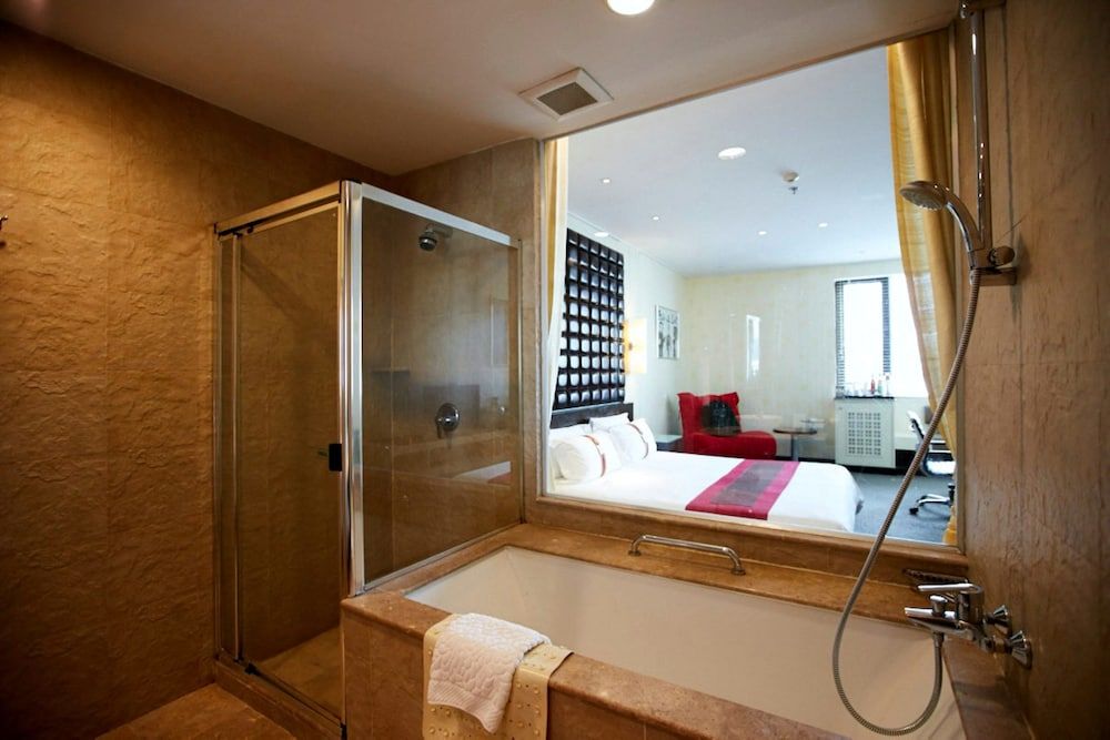 The Davis Bangkok Hotel Studio Room (Corner Wing) 9