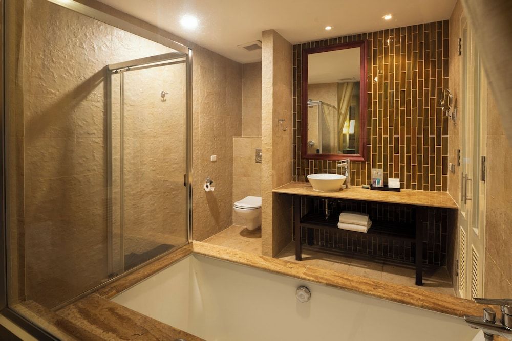 The Davis Bangkok Hotel Studio Room (Corner Wing) 5