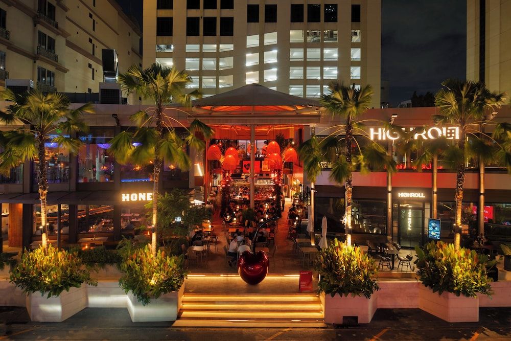 undefined The Davis Bangkok Hotel 10