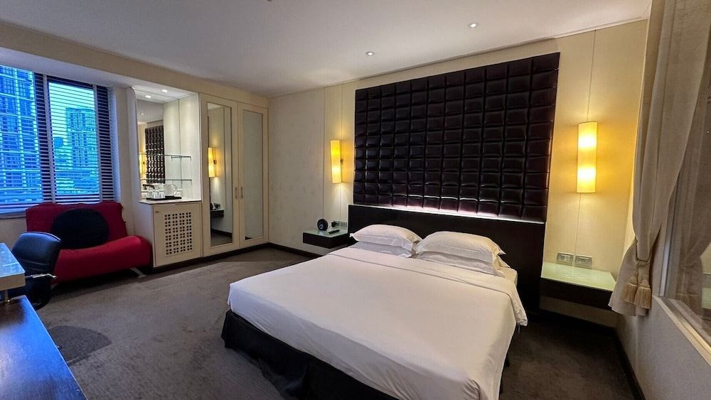 The Davis Bangkok Hotel Studio Room (Corner Wing) 4
