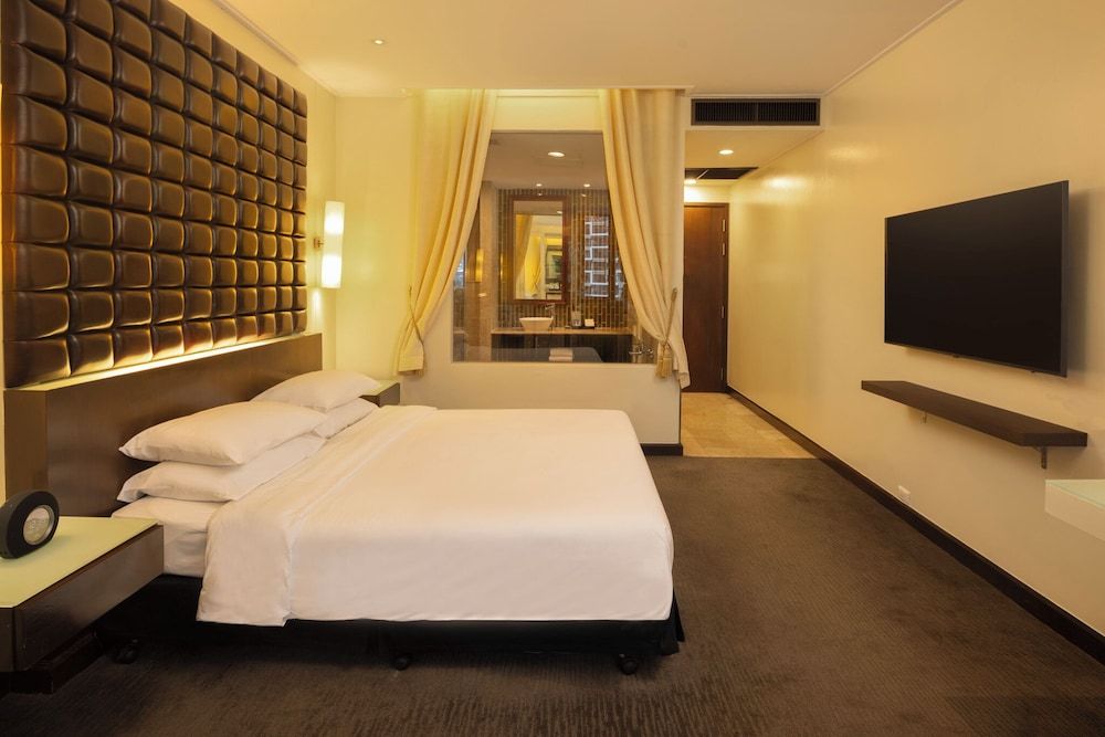 The Davis Bangkok Hotel Studio Room (Corner Wing) 4