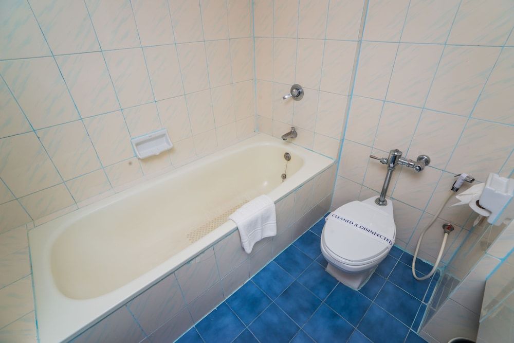 undefined Elizabeth Hotel 6