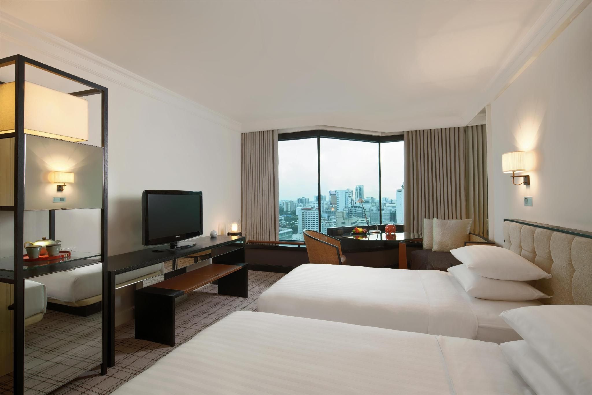 2 Twin Beds View Club Access