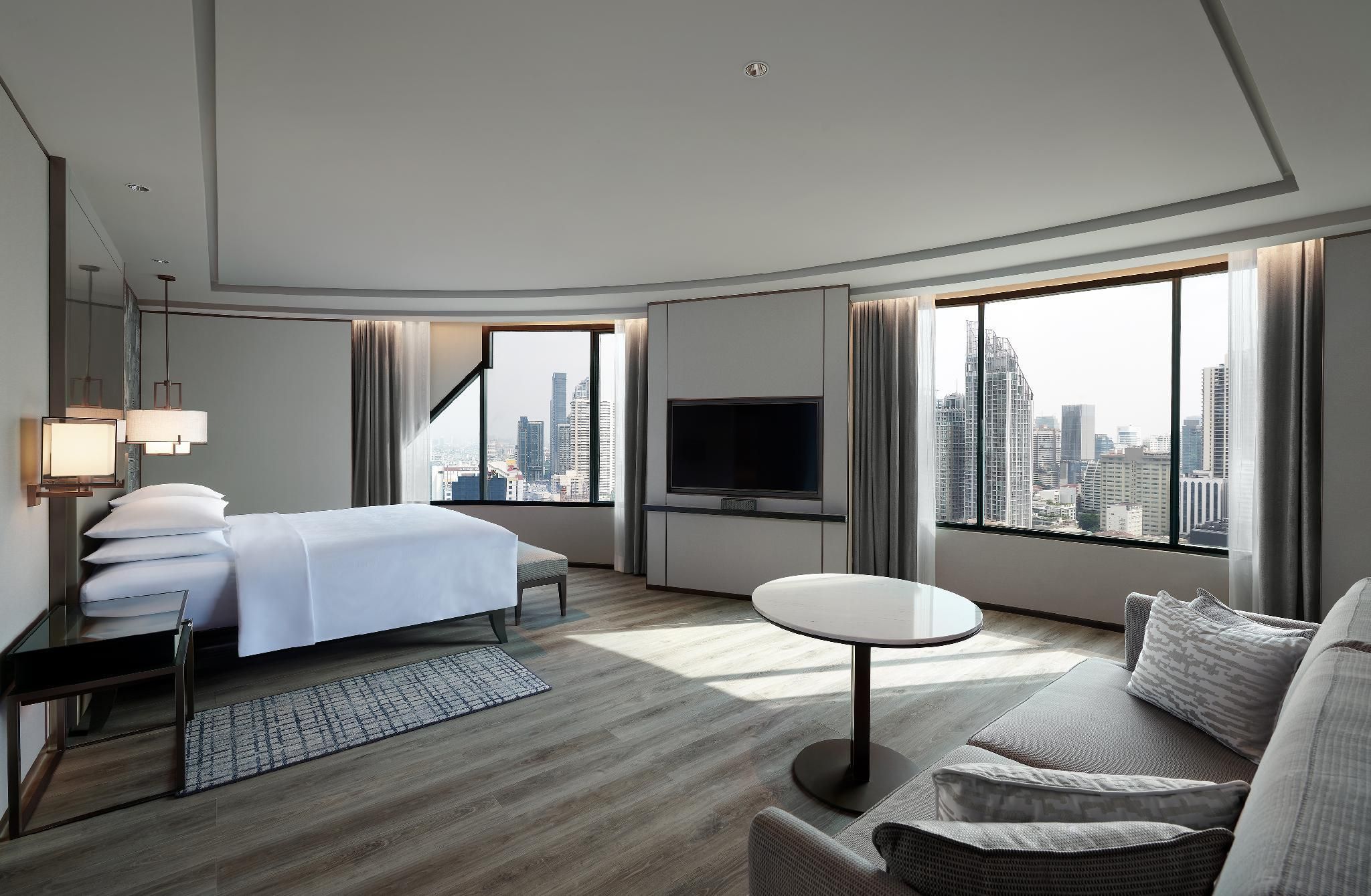 executive lounge access, 2 bedroom connecting suite, bedroom 1: 1 king, bedroom 2: 1 king