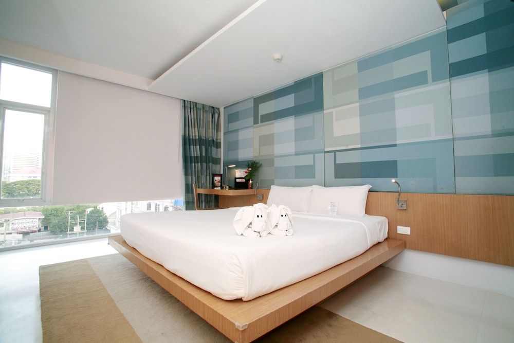 undefined Le Fenix Sukhumvit 4