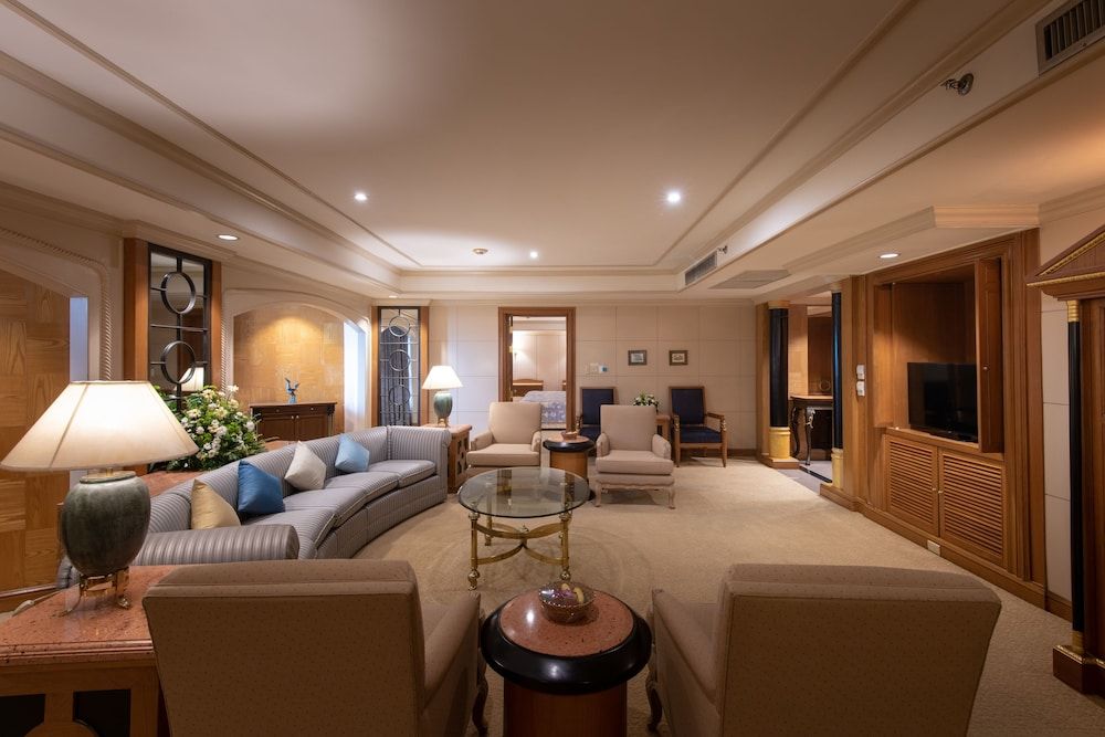 undefined Montien Riverside Hotel Bangkok 2