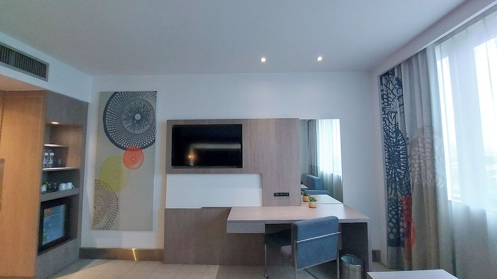 Novotel Bangkok Bangna Executive Room, 1 King Bed 11