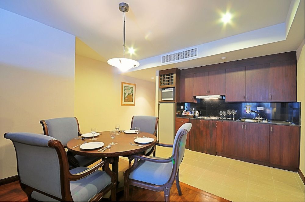 President Park Bangkok Deluxe Suite, 1 King Bed 4