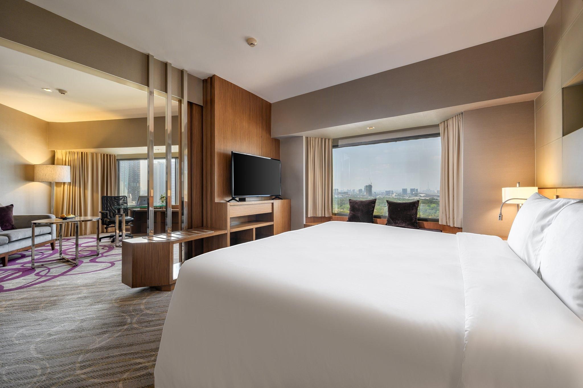 Premium Deluxe Club King Suite