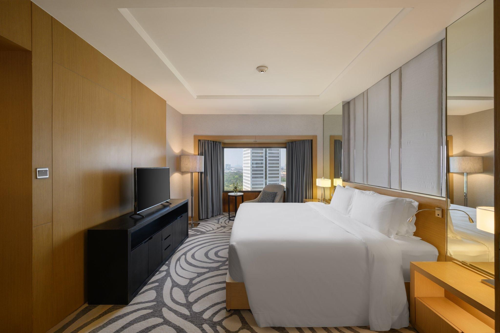 Executive Club King Suite