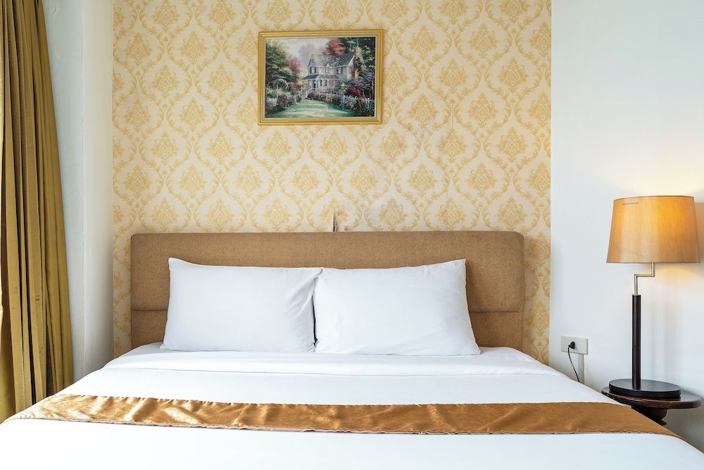 Summit Pavilion Studio Double Superior 6