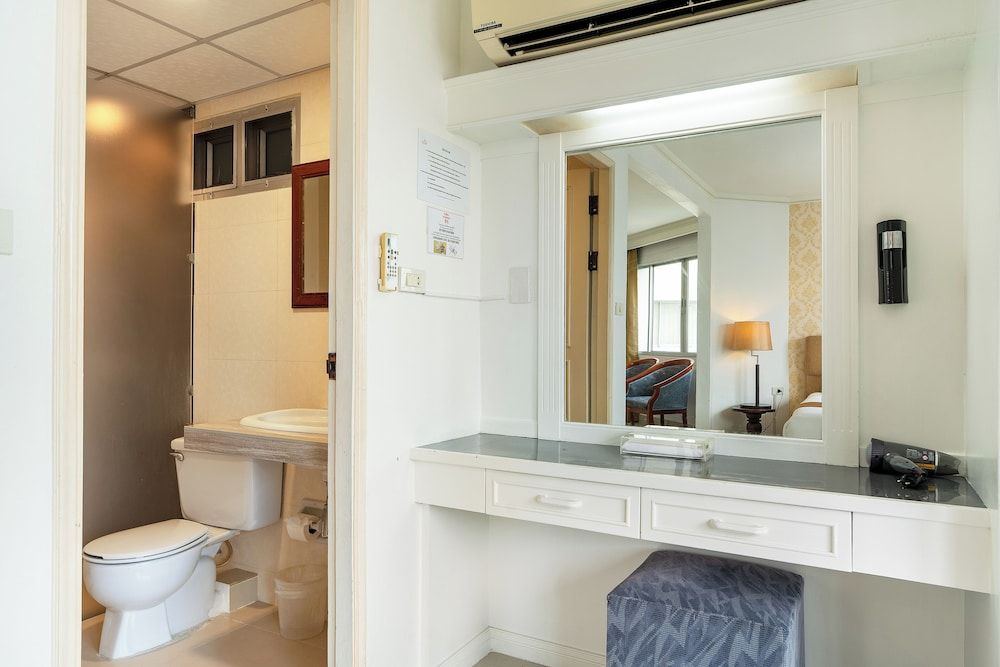 Summit Pavilion Studio Double Superior 9