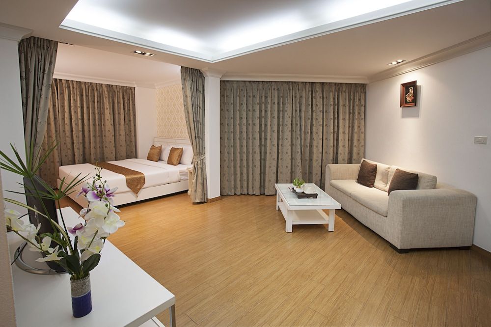 undefined Summit Pavilion 2