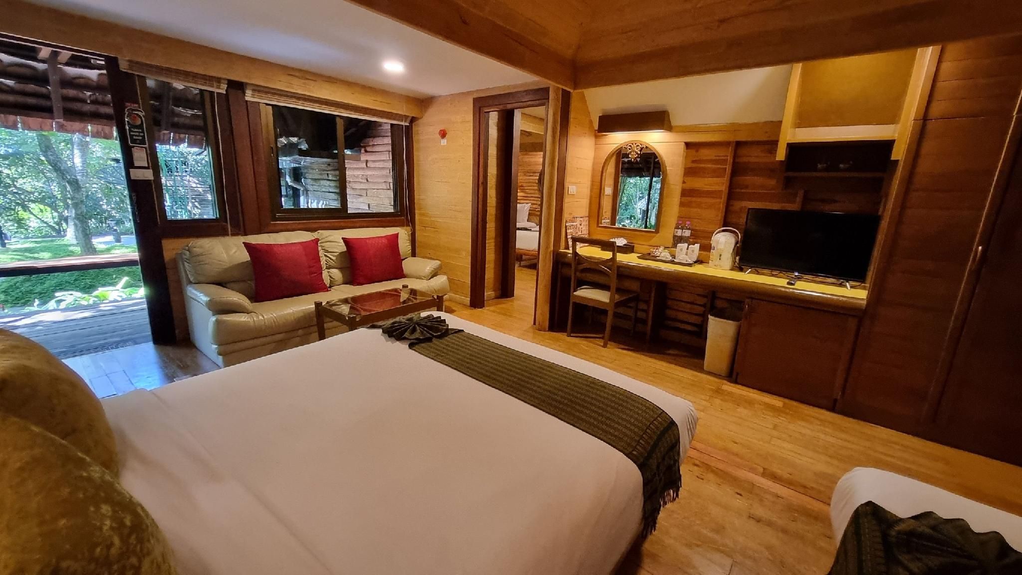Connecting Room