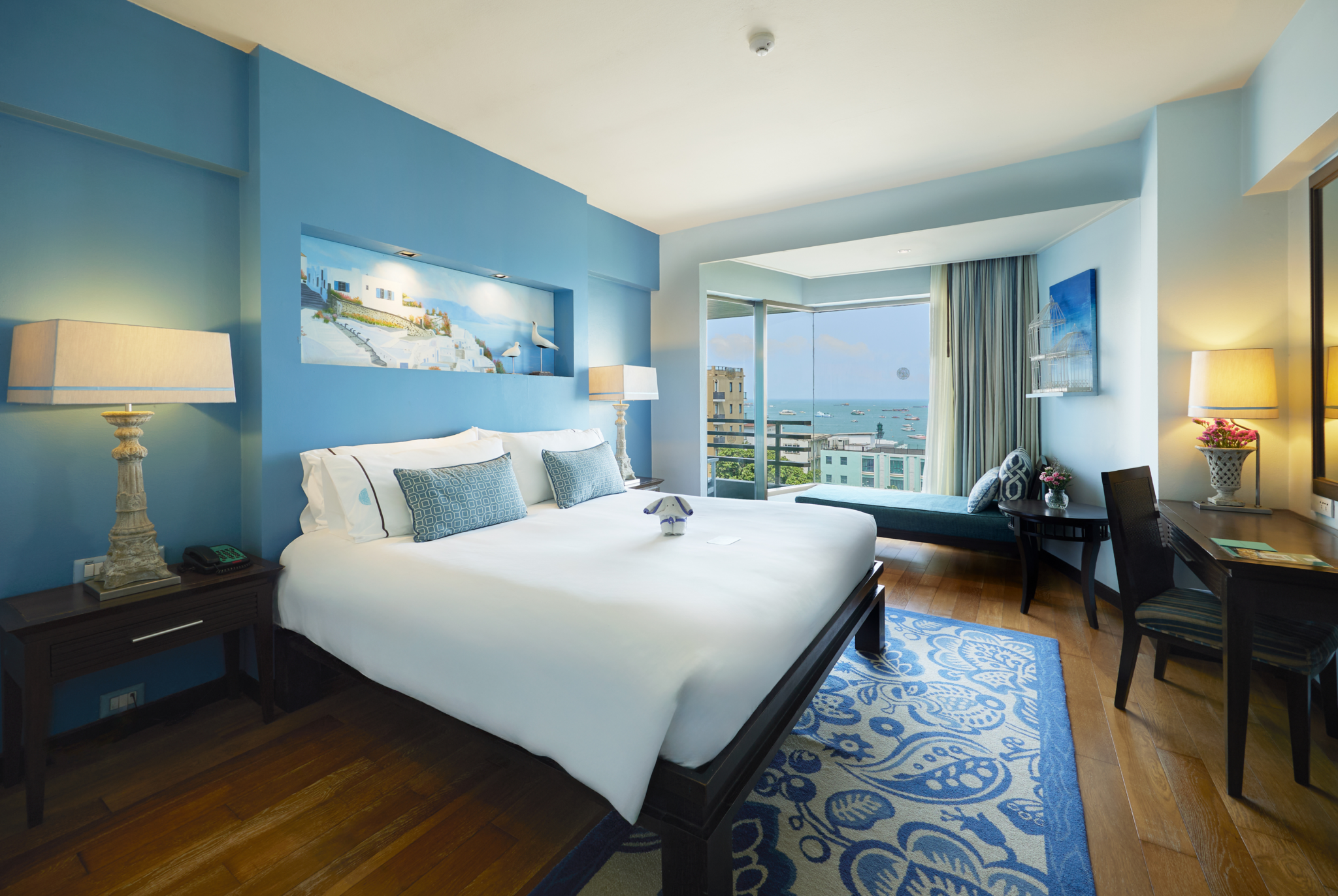 Deluxe Sea View King Bed