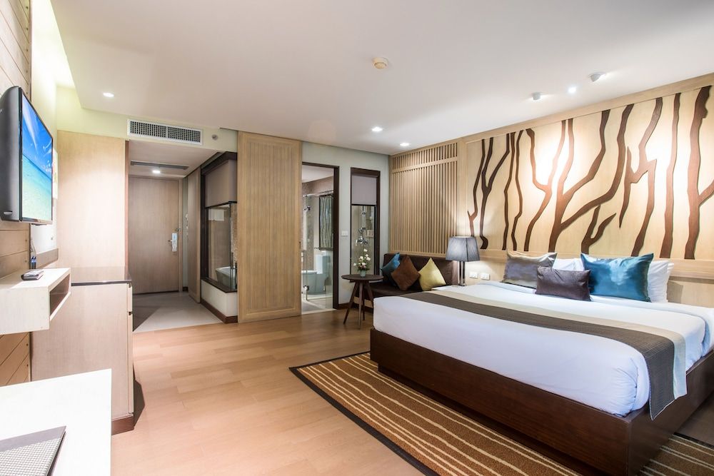 Khaolak Merlin Resort Deluxe Double Room 3