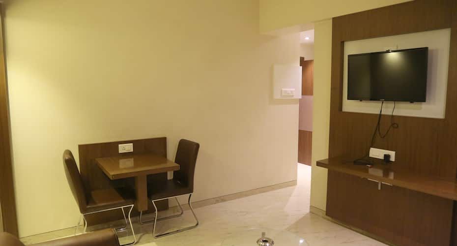 Hotel Royal Classic Deluxe Room 8