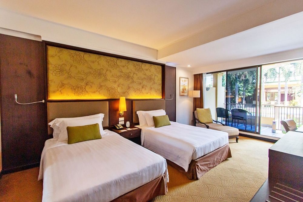 Dusit Thani Pattaya Deluxe Room, 2 Twin Beds 4