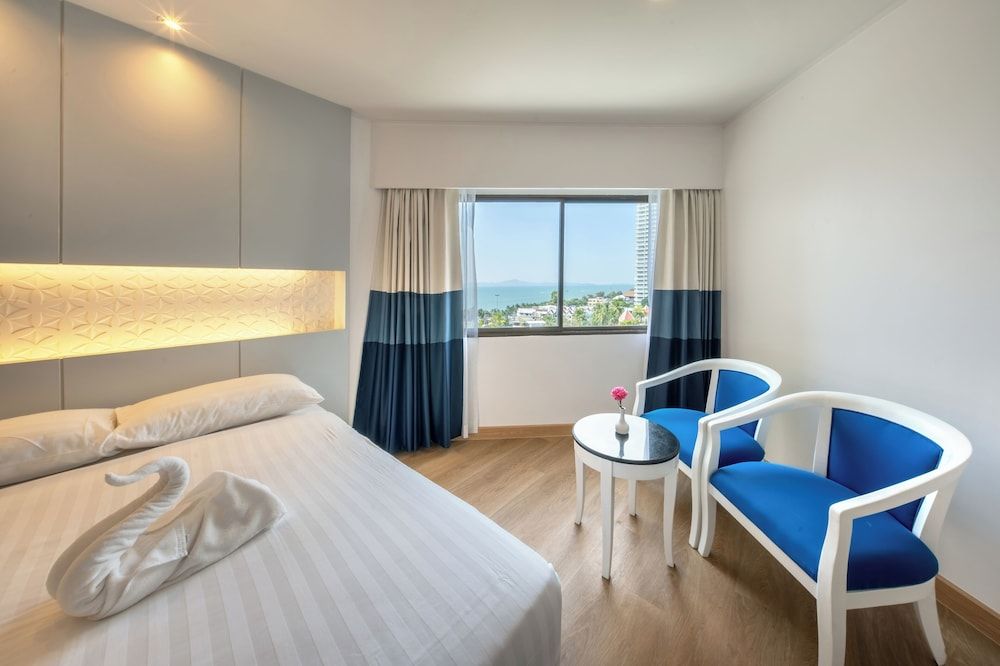 undefined Jomtien Palm Beach Hotel And Resort 3