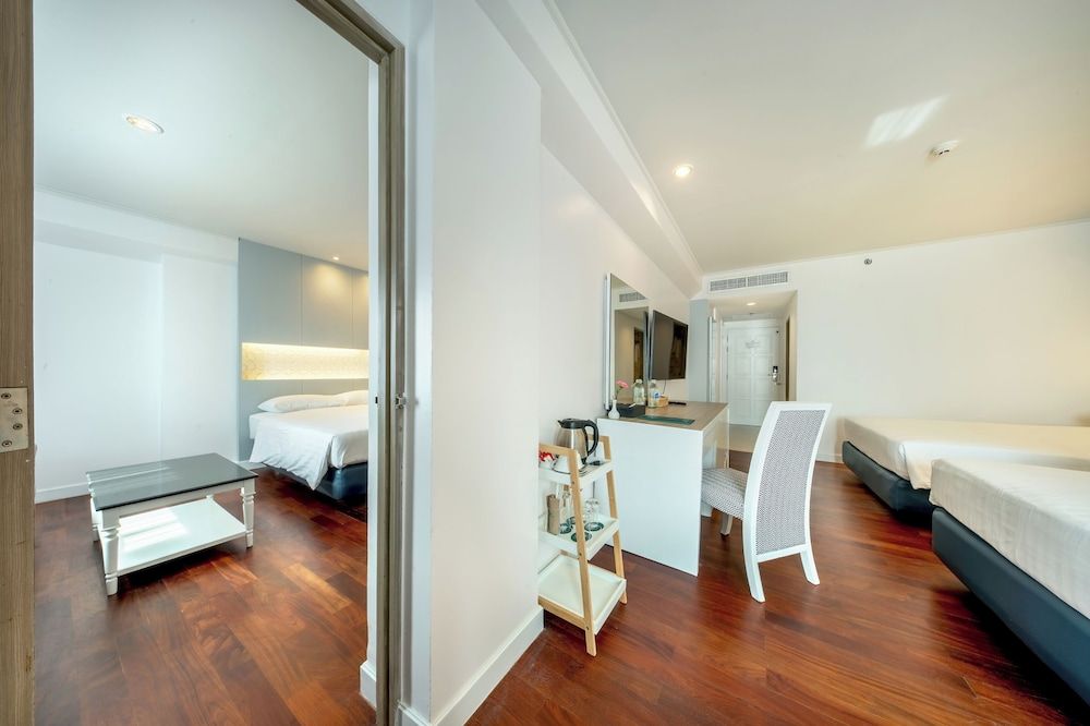 undefined Jomtien Palm Beach Hotel And Resort 8