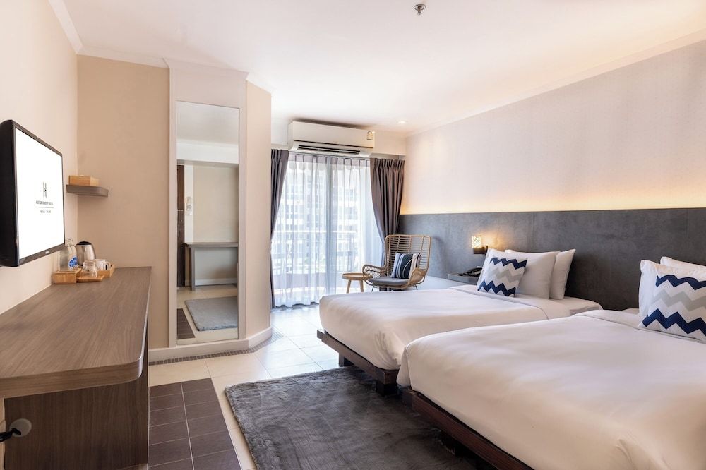 Deluxe Twin Room with Balcony