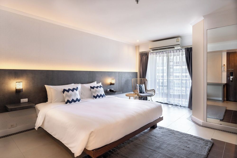 Heeton Concept Hotel Pattaya by Compass Hospitality Deluxe Double Room with Balcony 4
