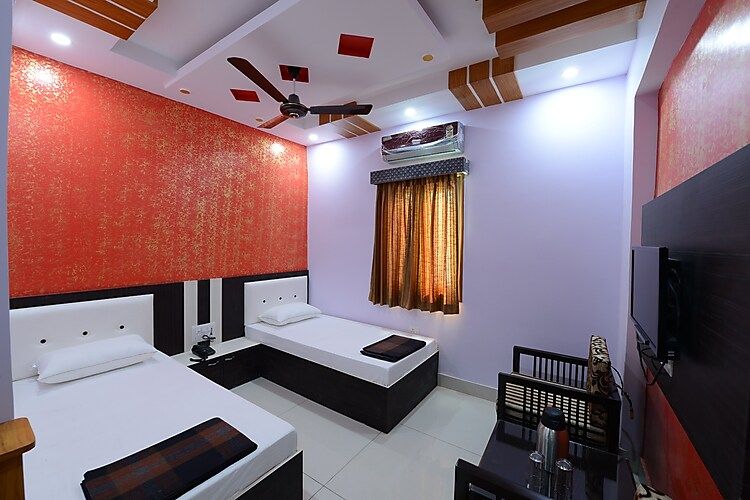 Hotel Banwari Palace Standard Room (Twin Bed)