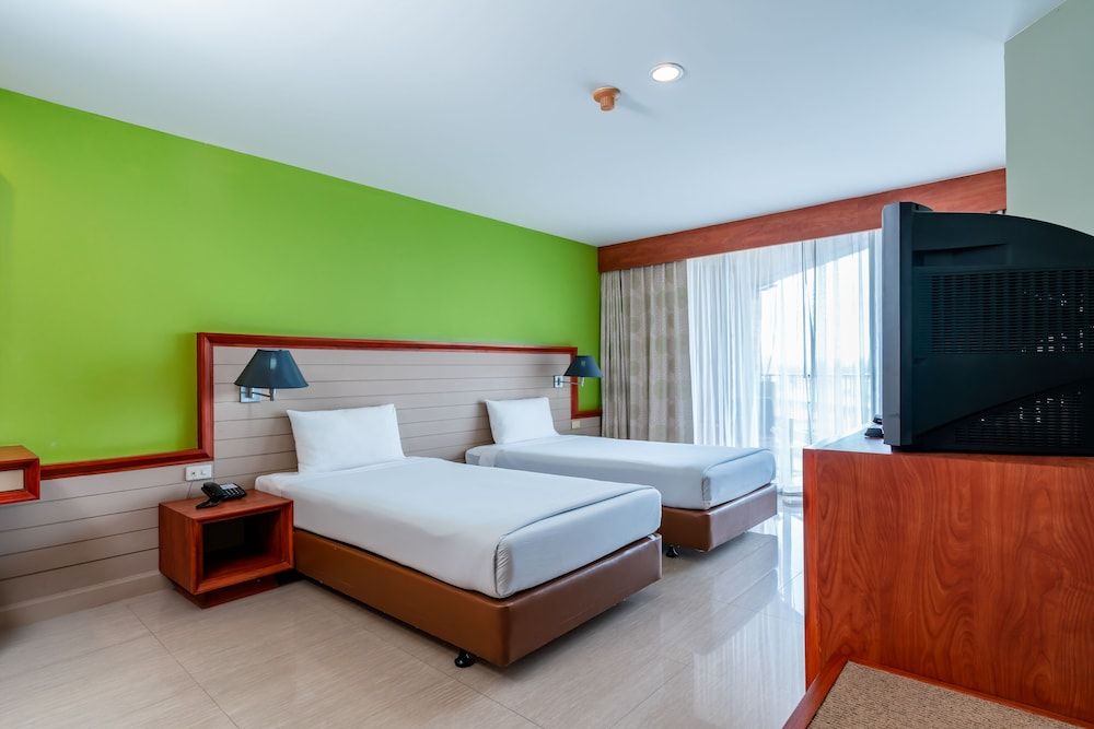 undefined Long Beach Cha-Am Hotel 2