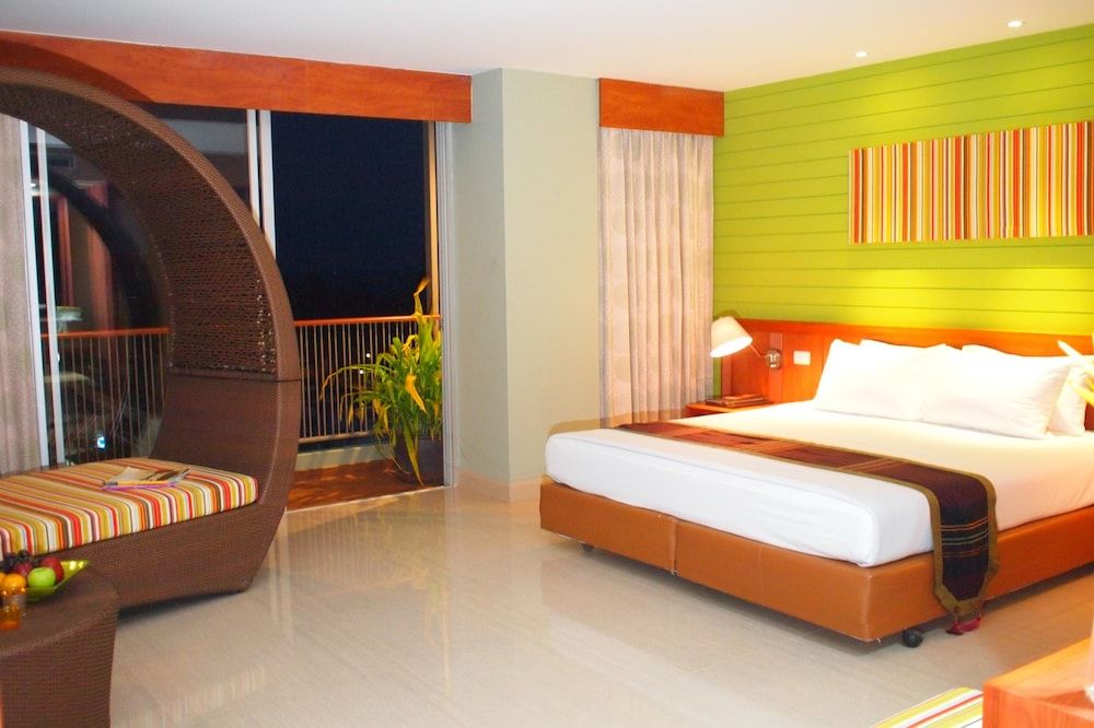 undefined Long Beach Cha-Am Hotel 4