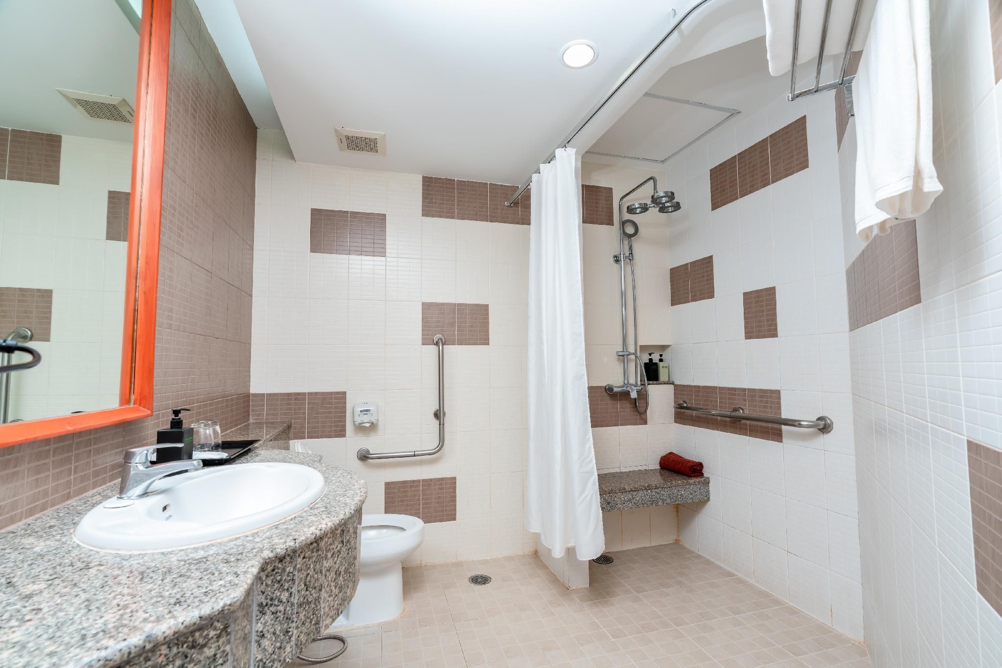 Long Beach Cha-Am Hotel Superior Twin 2