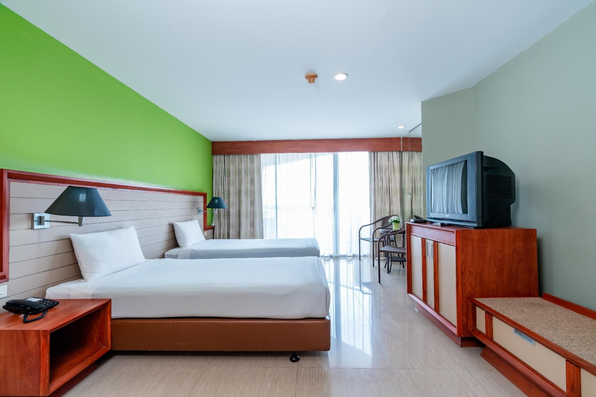 Long Beach Cha-Am Hotel Superior Twin