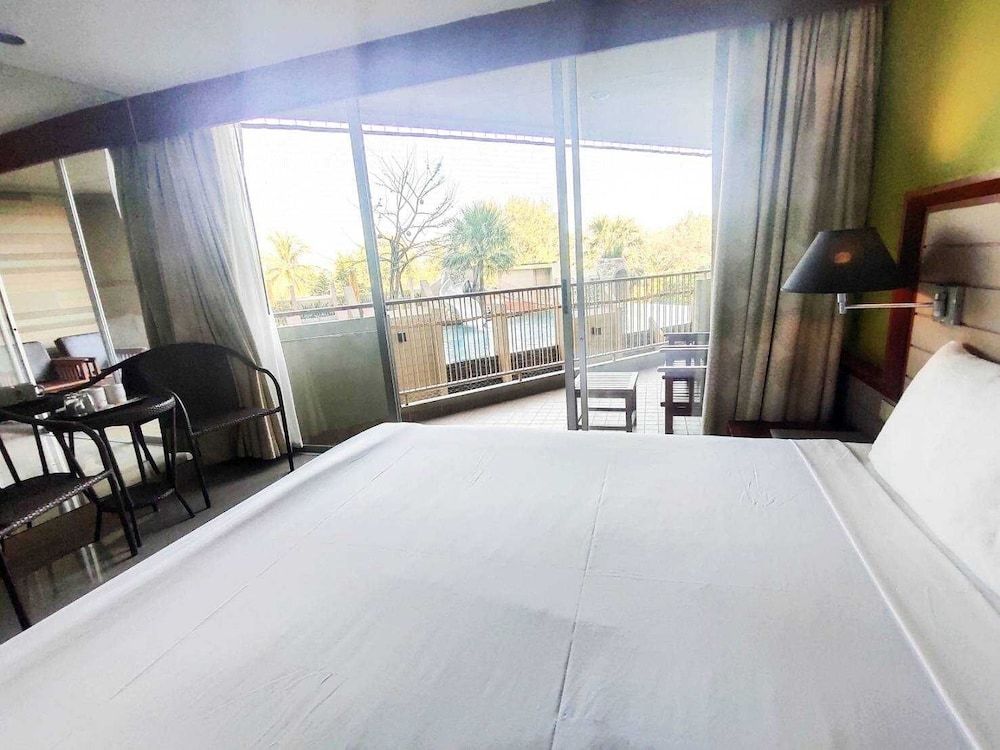 undefined Long Beach Cha-Am Hotel 8
