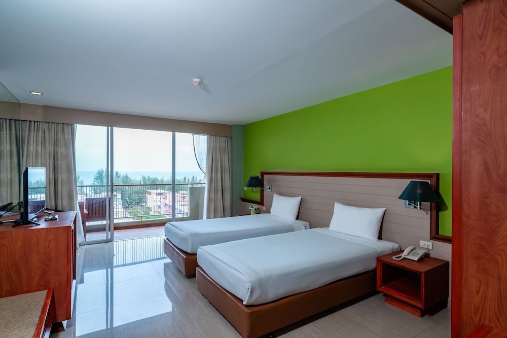 undefined Long Beach Cha-Am Hotel 3