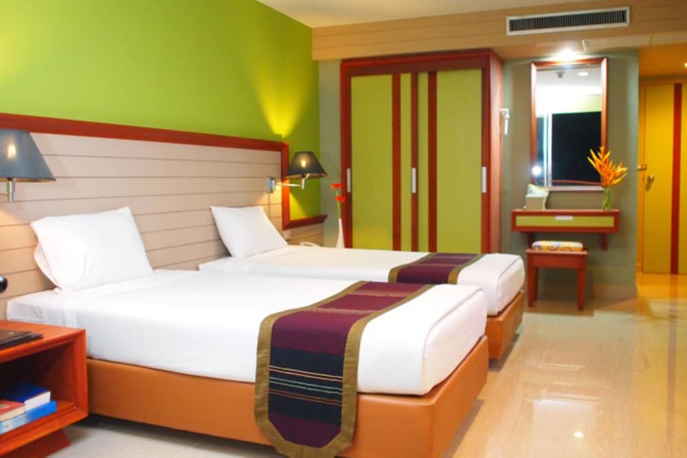 undefined Long Beach Cha-Am Hotel 10