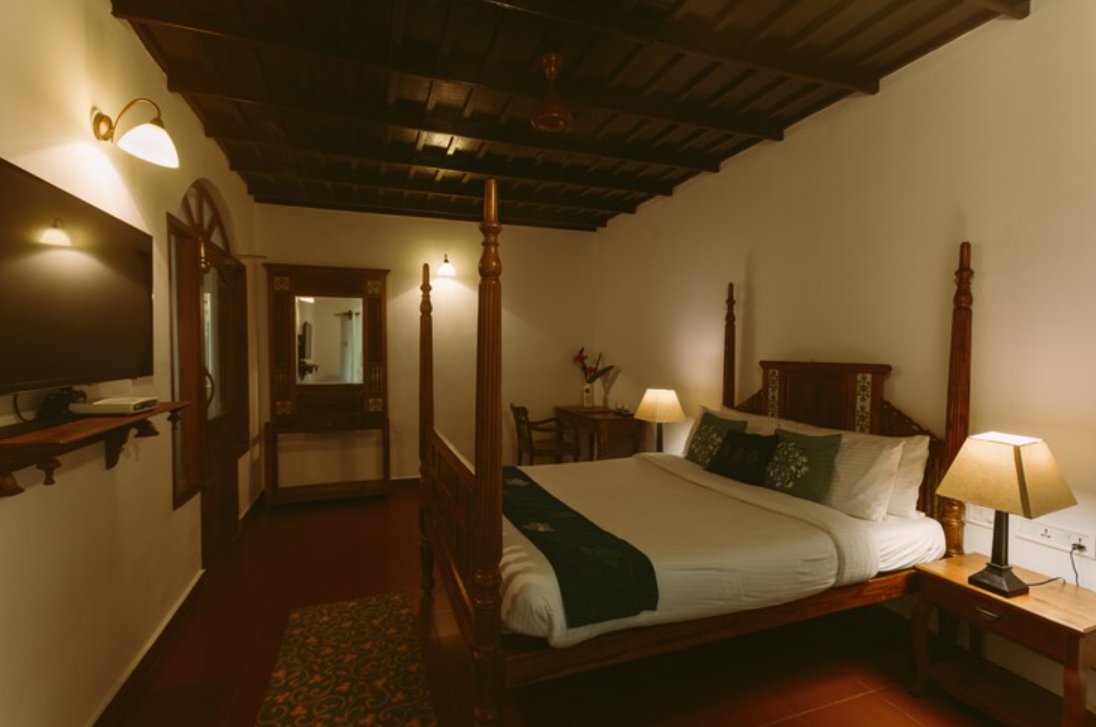 Suite with Lake View