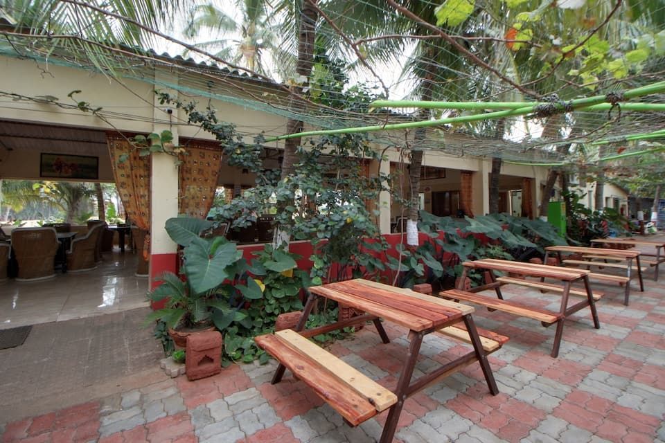 Outdoor Dining Area