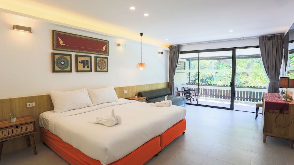 Garden-view Suite with Terrace including roundtrip shuttle boats