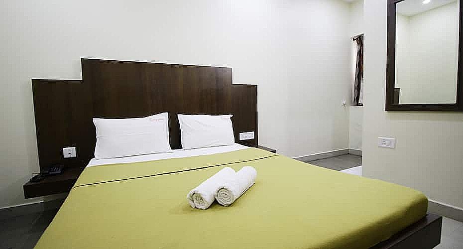 Deluxe Double Bedroom