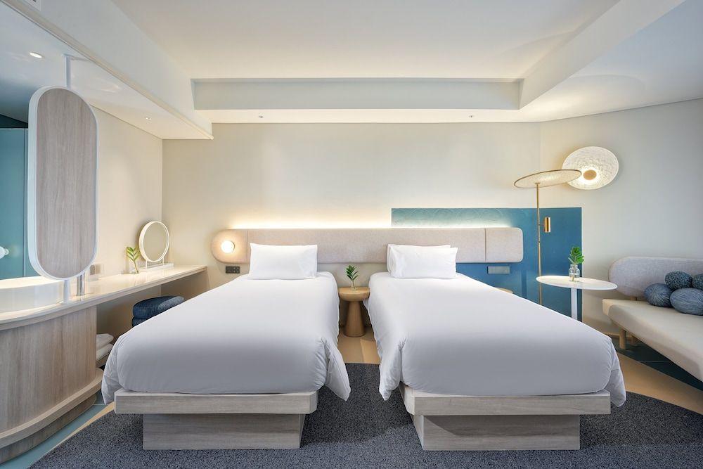 Centara Karon Resort Phuket Superior Twin Room, Ocean View 2