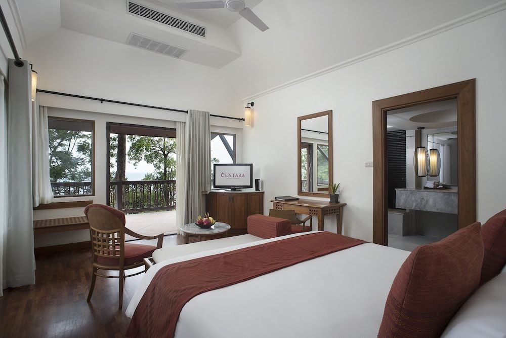 Centara Villas Phuket Deluxe Villa, 2 Twin Beds, Ocean View 3