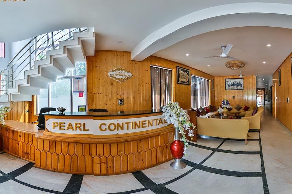 Hotel Pearl Continental Executive Suite Room with Mountain View